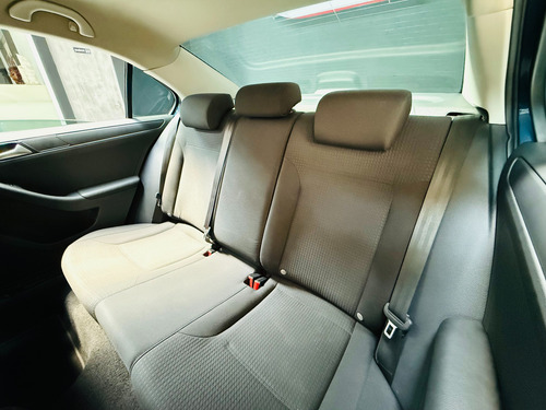 Volkswagen Jetta 2.0 At