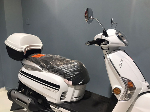Imagen 14 de 16 de Scooter Kymco Like 125 Blanca 0km 2023