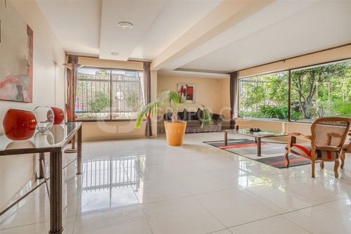 Departamento En Venta De 4 Dorm. 3 B 2 Estac. En Las Condes
