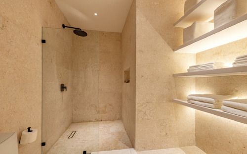 Apartamento De Lujo En Venta En Casa De Campo, La Romana 2 Habitaciones, Acaba