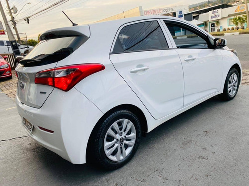 Imagem 6 de 15 de Hyundai Hb20 1.0 Comfort Plus 12v Flex 4p Manual