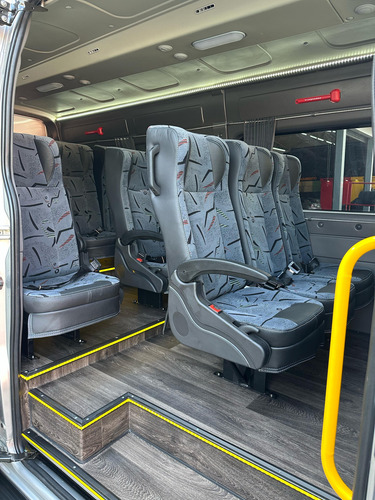 Renault Master L3h2 Minibus - Executiva 16 Lugares