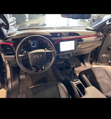 Toyota Hilux Gr 2025