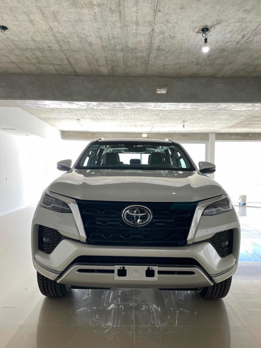Imagen 13 de 14 de Toyota Sw4 2022 2.8 Srx 177cv 4x4 7as At