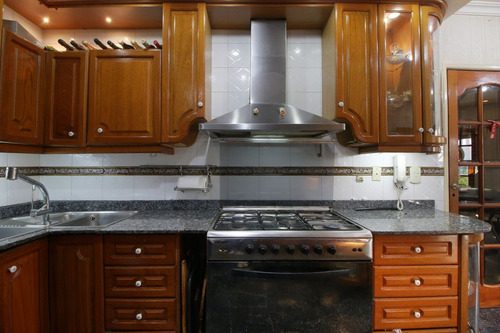 Venta Chalet, Jardin, Quincho, Cochera -san Martin