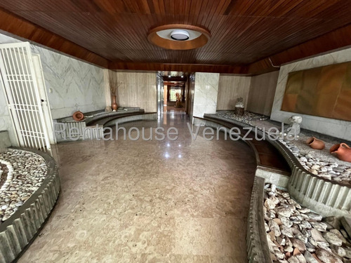 Amplio Apartamento En Venta, Urb. Los Caobos