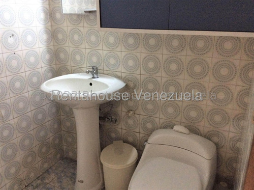 ¡¡excelente Oficina Muy Bien Distribuida Ubicada En Una Torre Emblemática En Esplendida Y Accesible Ubicación!! - El Rosal - Ana Teixeira - Mls #25-18630