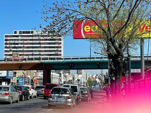 Imagen 3 de 3 de Local De 32 Metros Sobre Hipolito Yrigoyen En Lanus