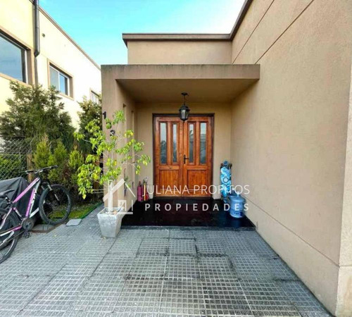Casa En Barrio Cerrado Los Troncos Berazategui