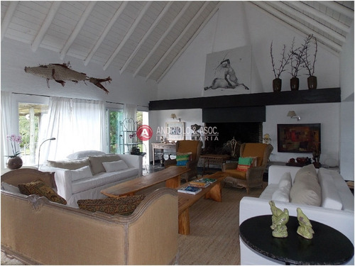 Espectacular Casa En El Golf - Ref: 6524