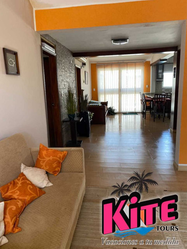 Imagen 3 de 8 de Casa Vacacional En Tucacas Con Piscina Privada Full Equipada