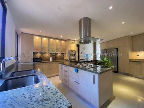Apartamento De 351 M, En Alquiler En La Lagunita Country Club 25-18604