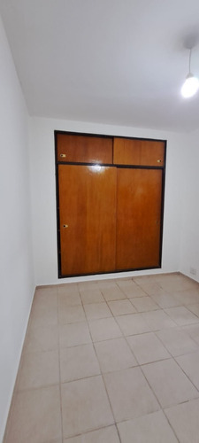 Venta Departamento 2 Amb. (apto Crédito) Sobre Av.san Martín