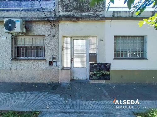 Imagen 2 de 16 de Casa Pasillo 2 Dormitorios - Amenabar Y Dorrego