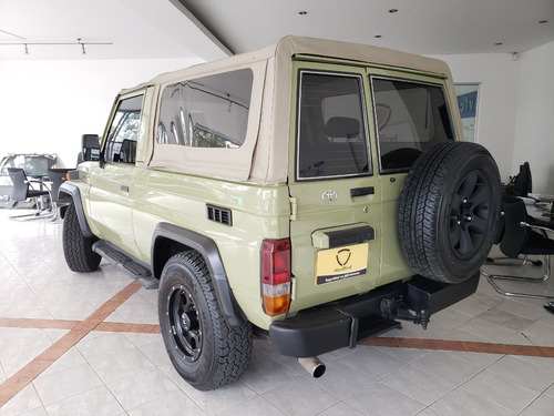 Imagen 4 de 10 de Toyota Macho Carpado 85