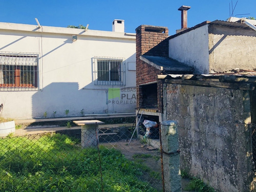 Casa 2 Dormitorios, Con Estufa A Leña.- Ref: 492