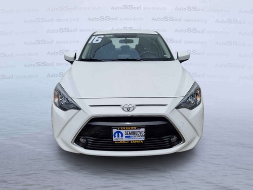 Imagen 2 de 11 de Toyota Yaris 2016 4p Sedn R Xle L4/1.5l Aut