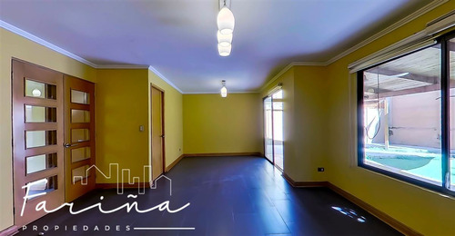 Arriendo Casa 3d, 4 Baños Y Servicio - Portones De Chicureo