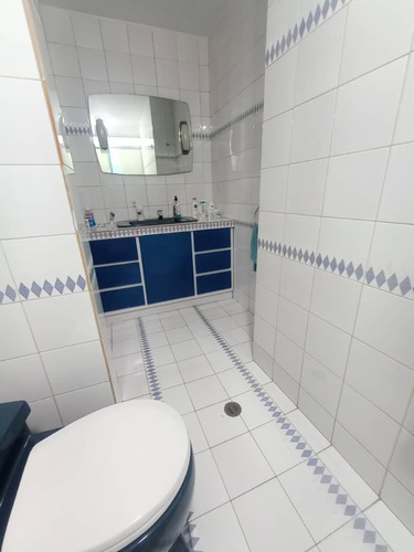 En Venta Apto Palos Grandes. (compradores Directos)