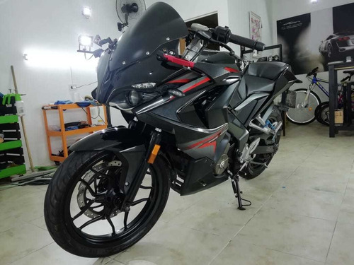 Bajaj Rs200
