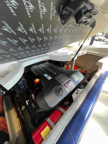Lancha Monterey 204 Fs - Volvo Penta V8 - Santana Yachts