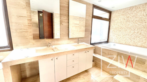 Triplex 5d+6b+5estac- Everest/ Stgo College- Ziw Property