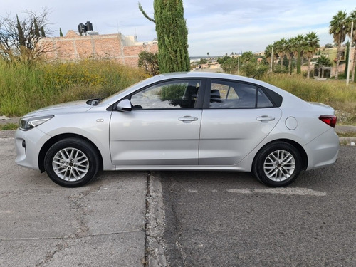 Imagen 9 de 15 de Kia Rio 2020 1.6 Lx Sedan Mt