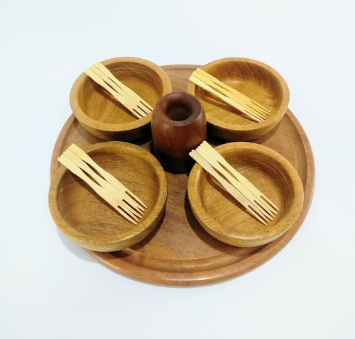 Imagen 1 de 3 de Copetinero Plato Algarrobo Con Cazuelas De Madera Y Pinches