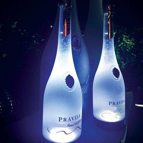 Vodka Pravda Raspberry 750ml Luminoso Led Importado Polonia