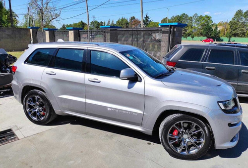Imagen 4 de 11 de Jeep Grand Cherokee 2016 6.4 Srt Atx 465hp At
