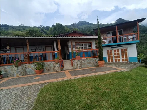 Se Vende Finca Chalet En Calarcá - Quindío