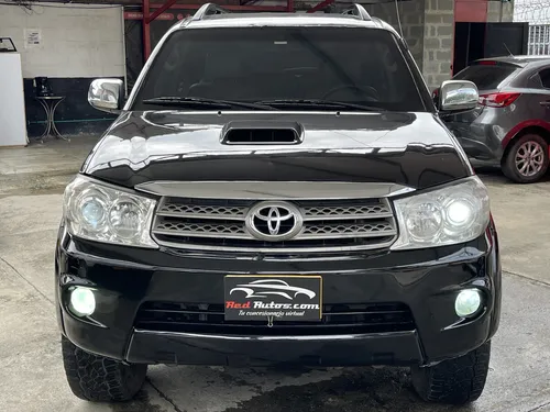 Toyota Fortuner Sr5 At 3000cc Td 4x4