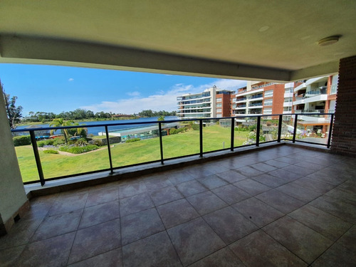 Venta, 4 Dormitorios , 260 Metros, Hermosas Vistas!!