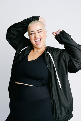 Imagem 6 de 8 de Jaqueta Corta Vento Sabiha Plus Size Preto Wonder Size