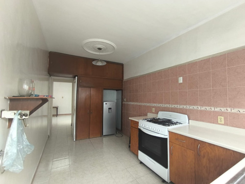 Casa Duplex A 1 Cuadra Estación Metro Potrero Con Tres Estacionamientos