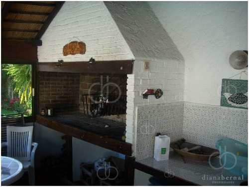 Imagen 18 de 28 de Oportunidad En Playa Mansa, Casa De 5 Dorm Y Pisicina.