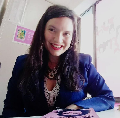 Profesora De Escritura Académica, Metodología Y Literatura