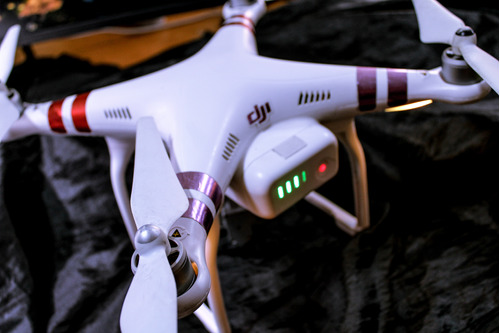 Drone Dji Phantom 3 Standard Con Cámara 2.7k Blanco 5.8ghz 