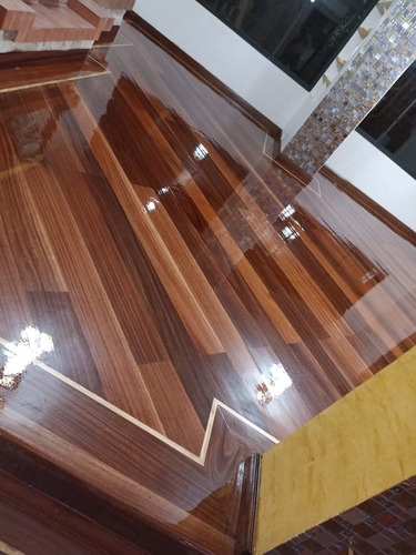 Pulida Y Lacada De Pisos De Madera
