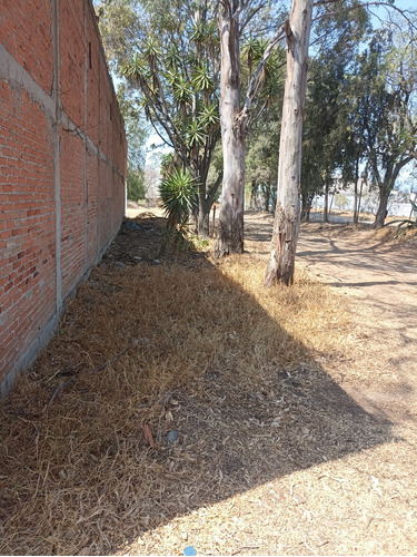 Accesoria En Obra Negra De 500m Y 300m De Estacionamiento