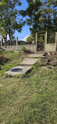 Casa De 2 Dormitorios Para Reciclar En Gran Predio Muy Alto