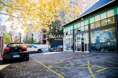Se Arrienda Local Comercial En Av. Cristobal Colón