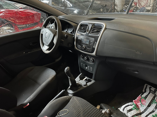 Renault Nuevo Logan 1.64 Puertas 2018 Chocado Parte Trasera