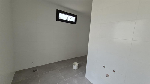 Galpon En Alquiler 250m2 Cub. Y 188m2 Libres C/ Oficinas. Villa Martelli