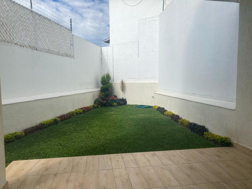 En Privada A Una Cuadra De La Avenida San Diego - Roq-1046-cp