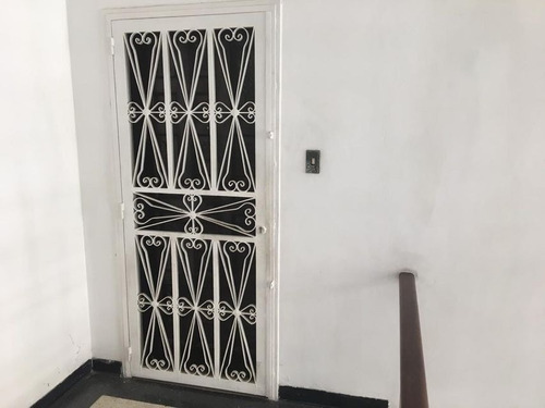 Imagen 11 de 26 de Amplio Apartamento En Venta. Urb. Bello Monte. Mls #22-9863 Vanessa Sayago. 04125866548
