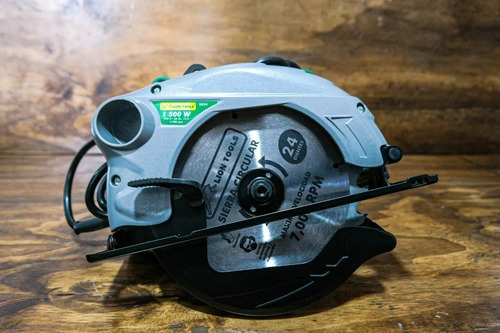 Sierra Circular Profesional 7 1/4 1500w Lion Tools 2894 Frecuencia 60 pps