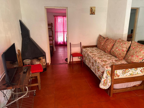 Casa De 2 Dormitorios ,1 Baño , Garage, Churrasquera Y Patio
