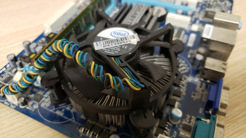 Kit Placa Mãe - Gigabyte - Processador Celeron E3300