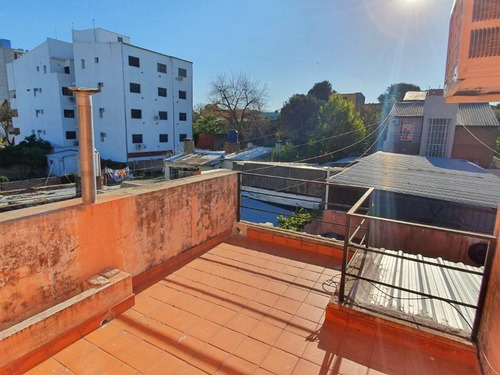 Imagen 3 de 20 de Casa De Tres Dormitorios, Dos Baños, Cochera, Amplio Terreno Y Pileta
